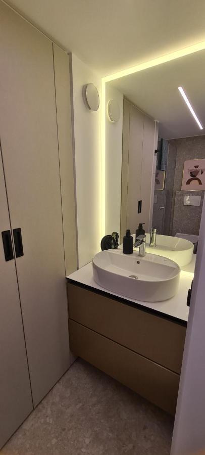 Stay In Kaunas & Radio City - Free Parking Luaran gambar
